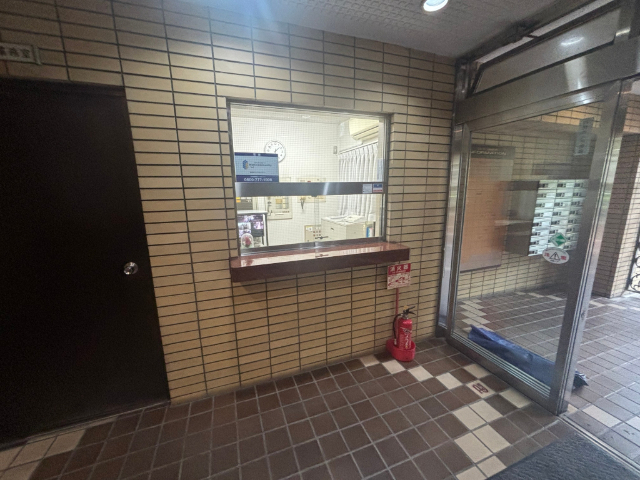 地下鉄御堂筋線 本町駅 徒歩6分 15階建 築41年の外観写真