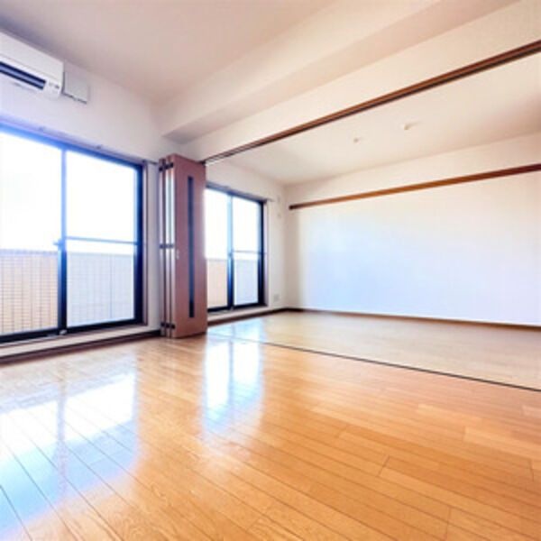 居室・リビング　※写真は同じマンションの違う部屋のものになります。