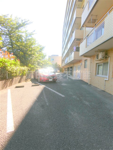 駐車場　敷地内平置き駐車場　空き状況等詳細はお問合せ下さい。