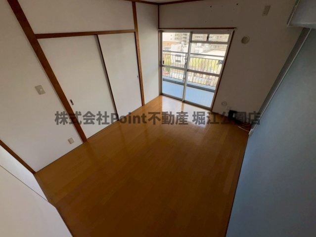 地下鉄長堀鶴見緑地線 西長堀駅 徒歩1分 10階建 築47年の居間写真