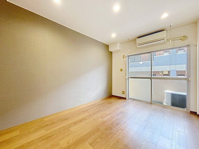 その他部屋・スペース　アクセントクロスが色鮮やかです♪