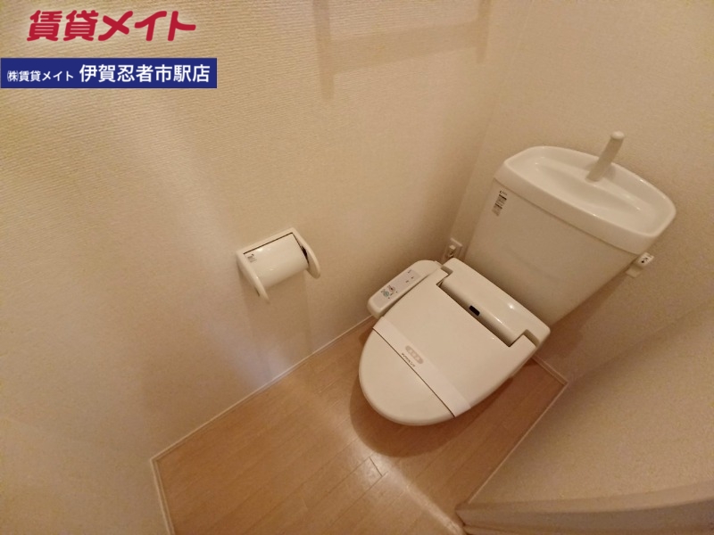トイレ　別部屋反転写真
