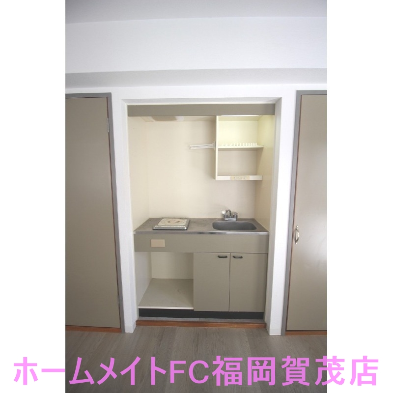 地下鉄七隈線 次郎丸駅 徒歩8分 4階建 築36年のキッチン写真