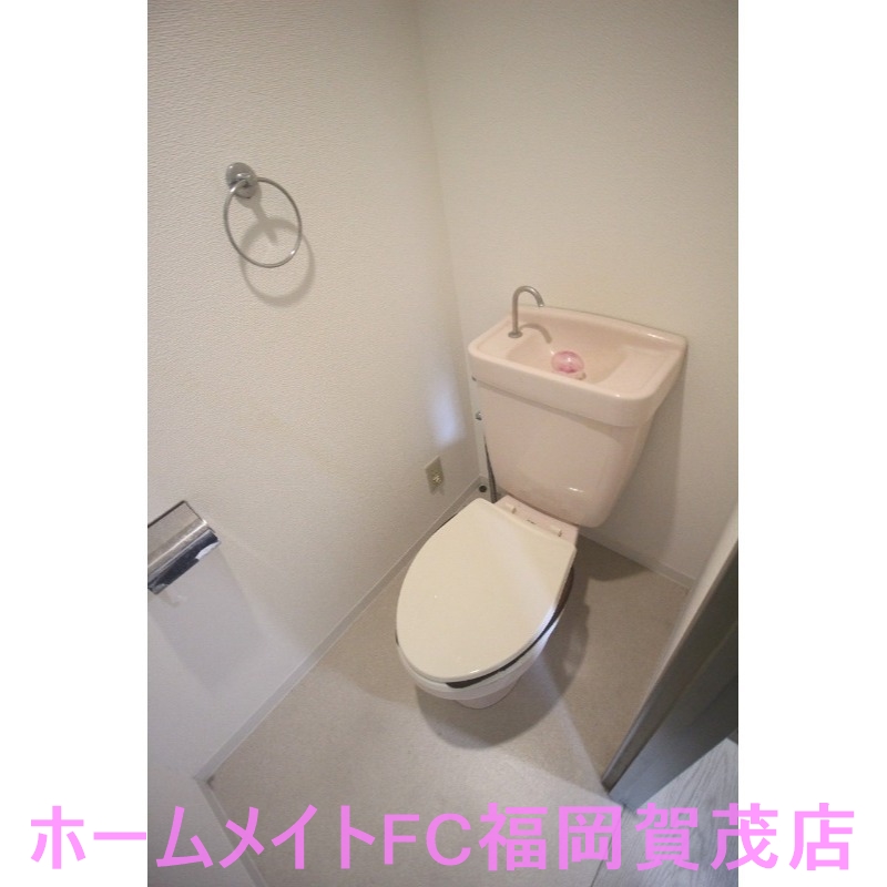 地下鉄七隈線 次郎丸駅 徒歩8分 4階建 築36年のトイレ写真