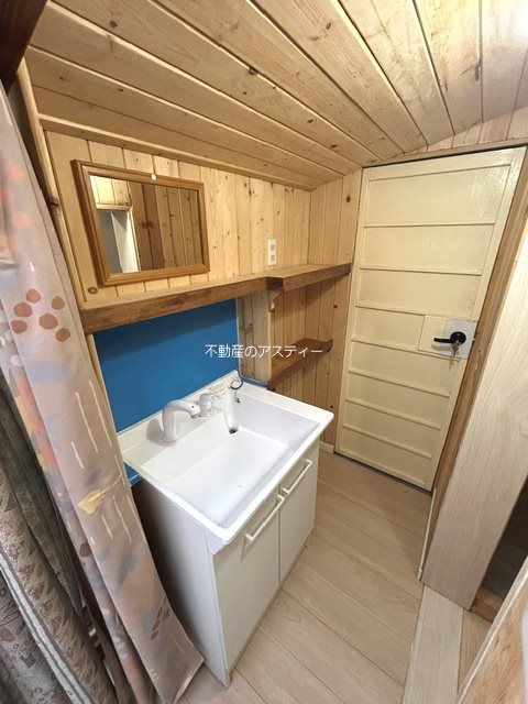 皇后崎町貸家の内装写真