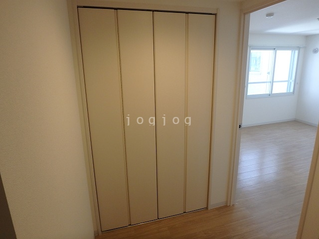 収納　収納が大きく、たくさんものが入ります。