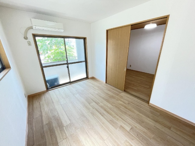 居室・リビング　明るいお部屋です
