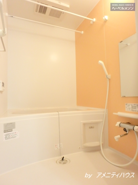 バス・シャワールーム　●追い炊き完備のバスルーム。