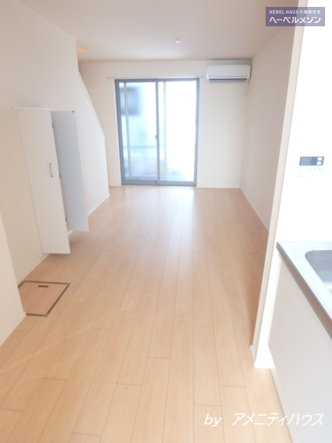 居室・リビング　●10.5帖のLDKスペース。