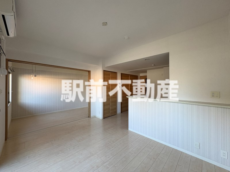 居室・リビング　※同物件別部屋の参考写真・現況優先