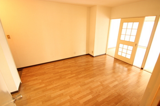 居室・リビング　※別部屋の写真です