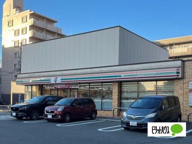 コンビニ　セブンイレブン名古屋太閤通４丁目店（コンビニ）まで129m