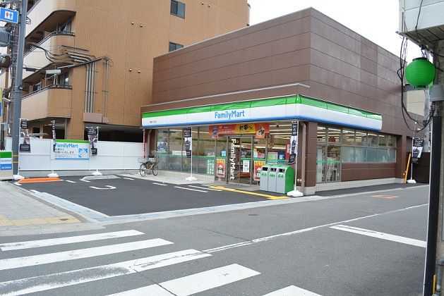 コンビニ　ファミリーマート高殿七丁目店（コンビニ）まで360m