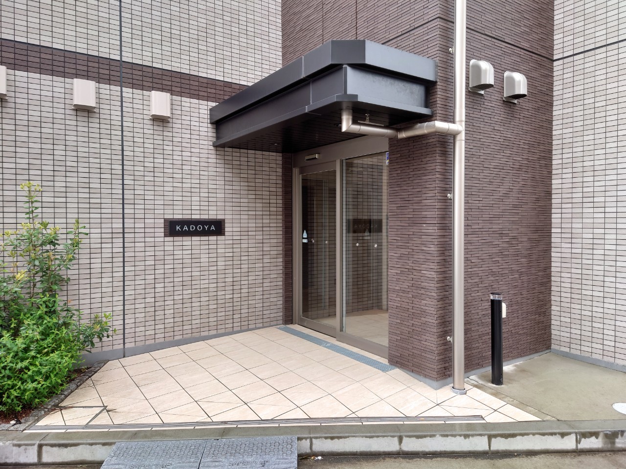 エントランス　お洒落な佇まい