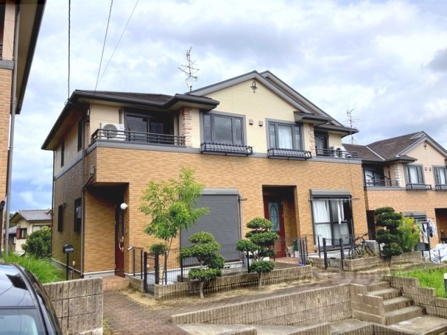 リビングタウン学園北の建物外観