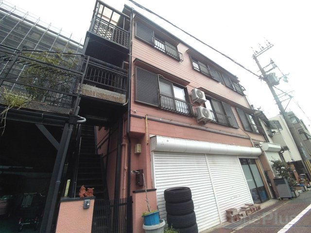 横田マンションの建物外観
