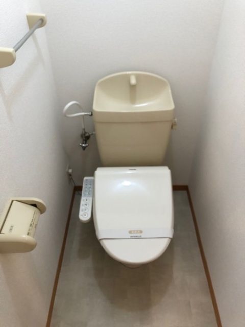 【セジュール妙見　A棟のトイレ】