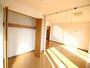居室・リビング　（※別室参考写真）間取りは広々、四角いお部屋が多いことが特徴