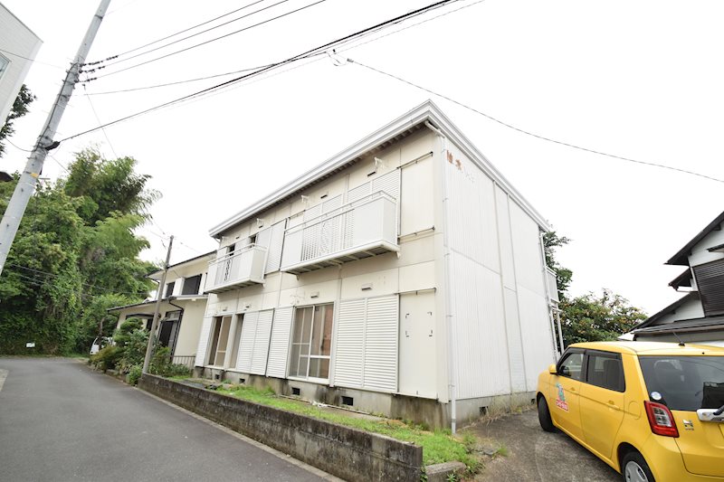 小田原市城山のアパートの建物外観