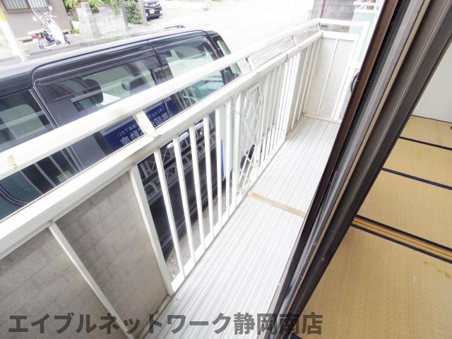 【焼津市駅北のアパートのバルコニー】