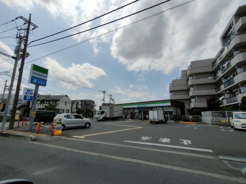 【ジーメゾン春日部上蛭田カヴェリのコンビニ】