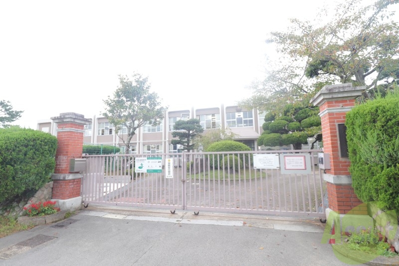 【神戸市北区道場町日下部のアパートの小学校】