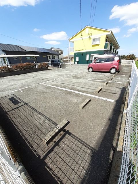 【みやま市瀬高町太神のアパートの駐車場】