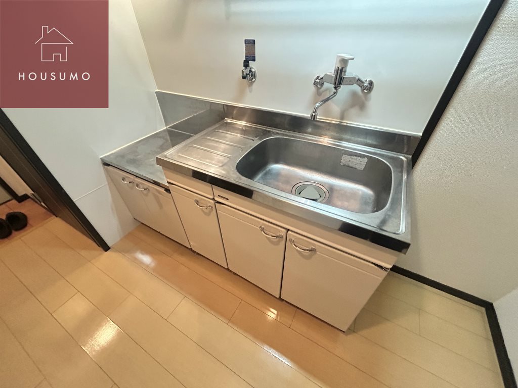 キッチン　コンパクトなキッチンで掃除もラクラク