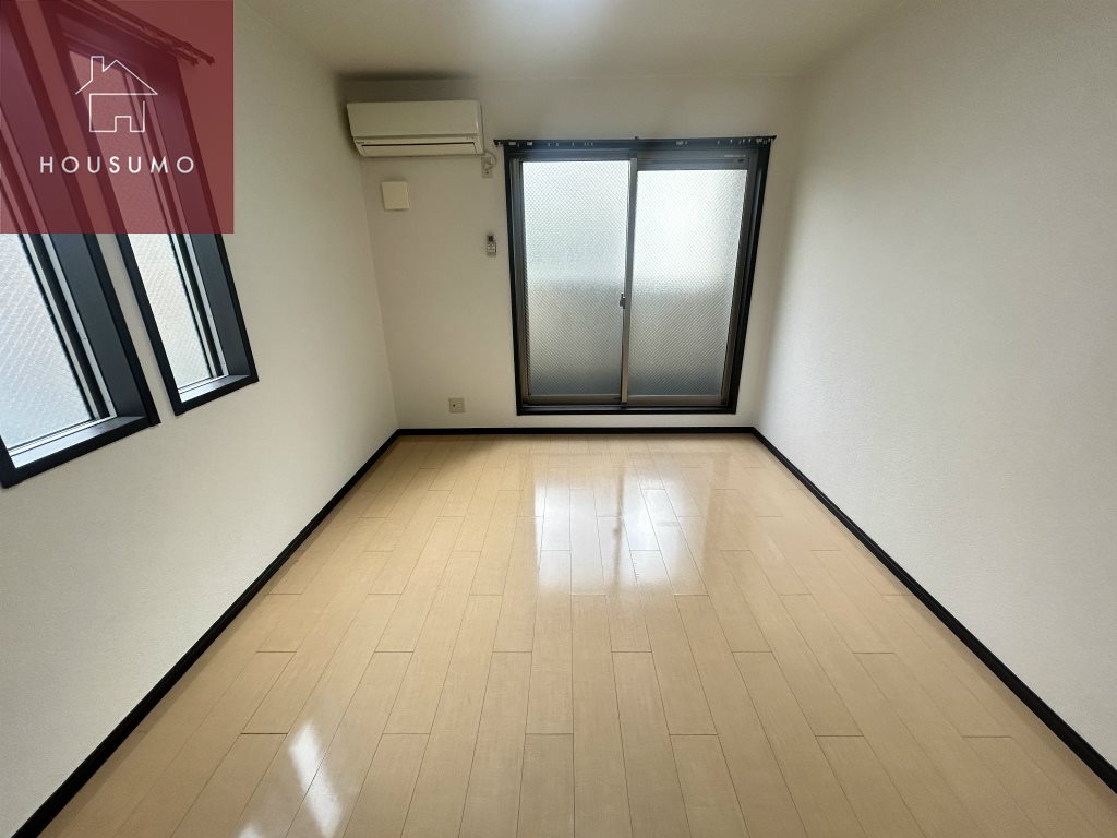 その他部屋・スペース　開放的な寝室です