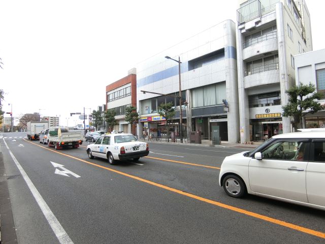 【プラージュ長町のコンビニ】