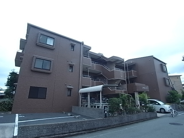 伊丹市野間北のマンションの建物外観