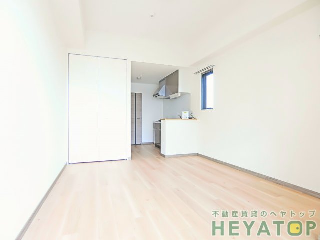 居室・リビング　洋室１０.５帖（同仕様写真）