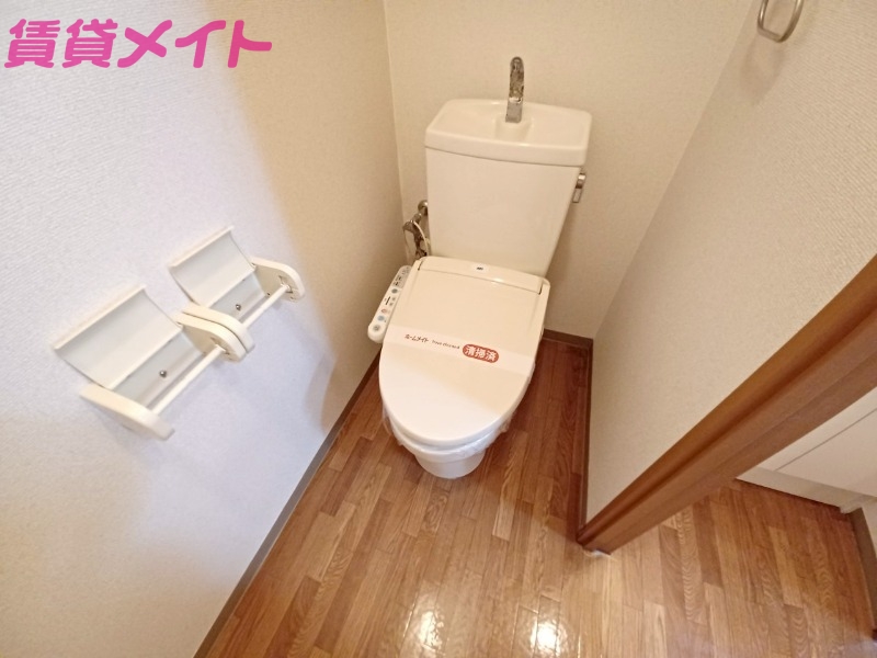 トイレ　暖房便座付き