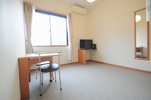 居室・リビング　実際と異なる場合がございます。