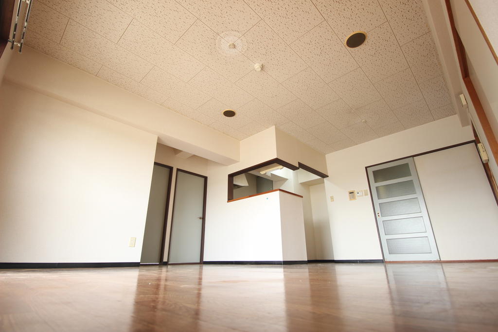 居室・リビング　14.25帖のLDK♪カウンターキッチンです♪