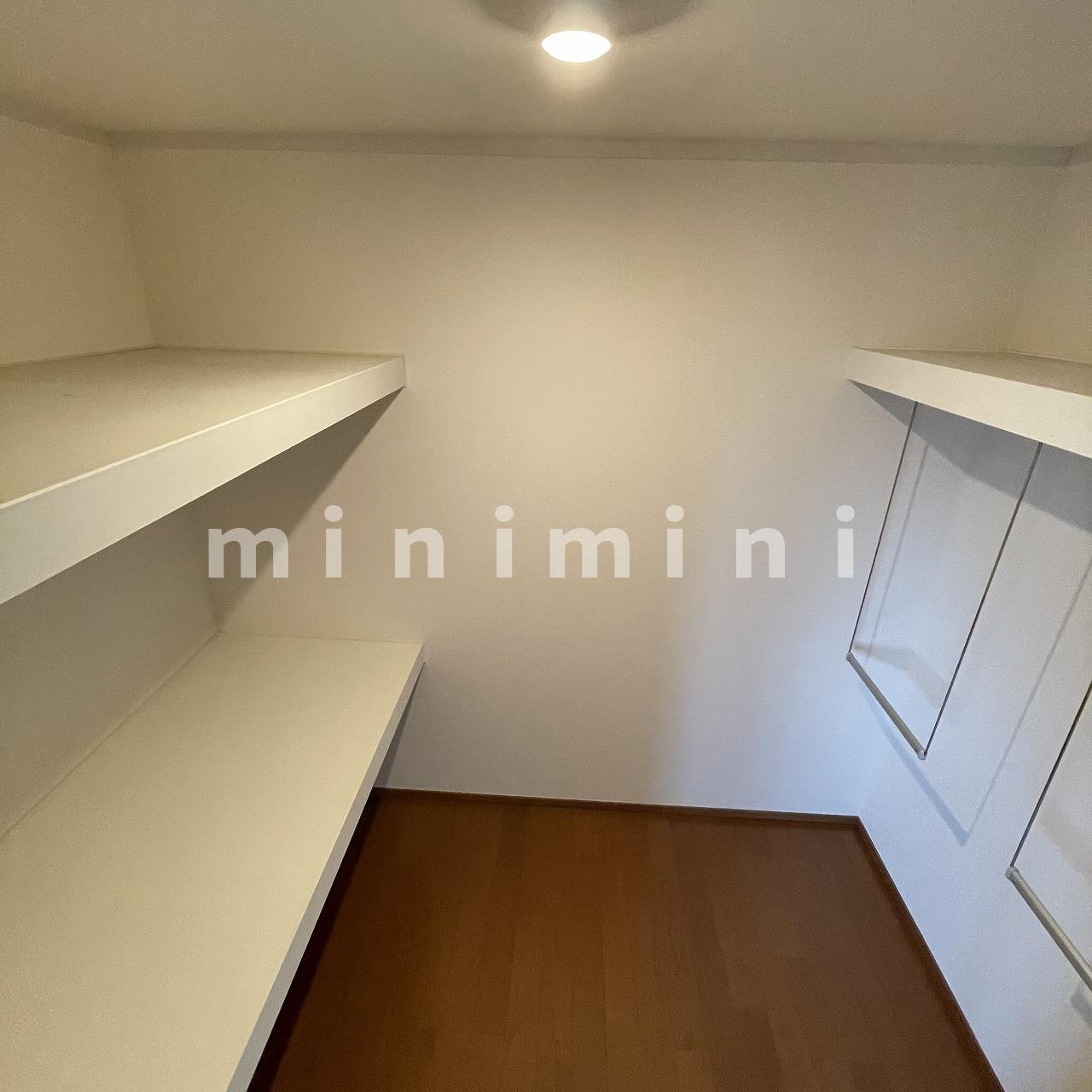 収納　※写真は別号室のものですので現状優先とさせていただきます