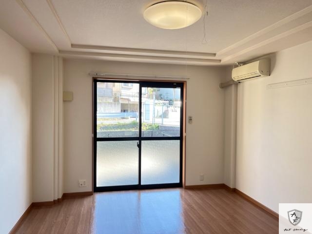 居室・リビング　室内