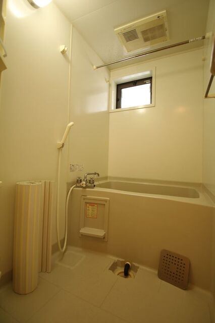 バス・シャワールーム　※別室の参考写真の為、現況優先です。