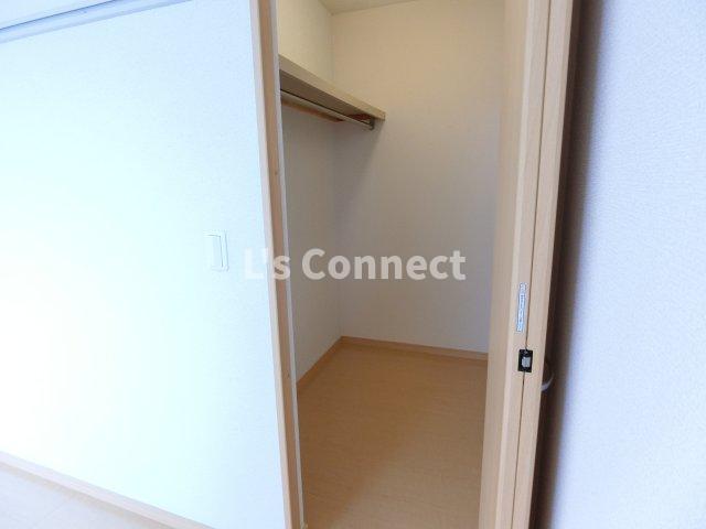 収納　ウォークインクローゼットでお荷物もすっきり収納。