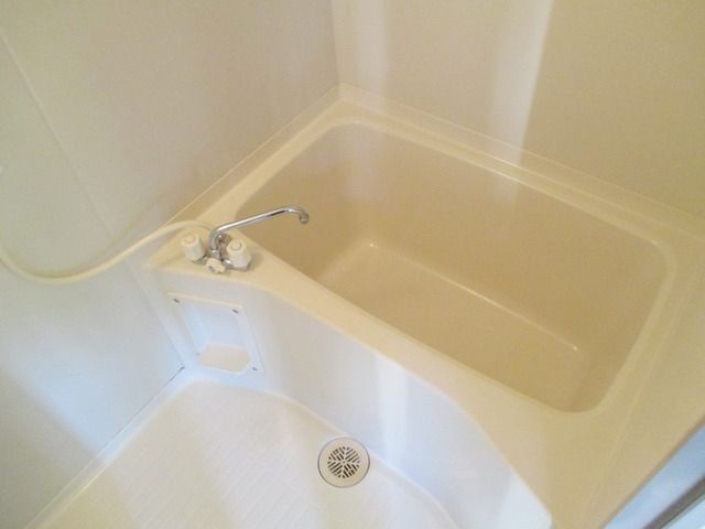 バス・シャワールーム　★白基調の綺麗なバスルームです★