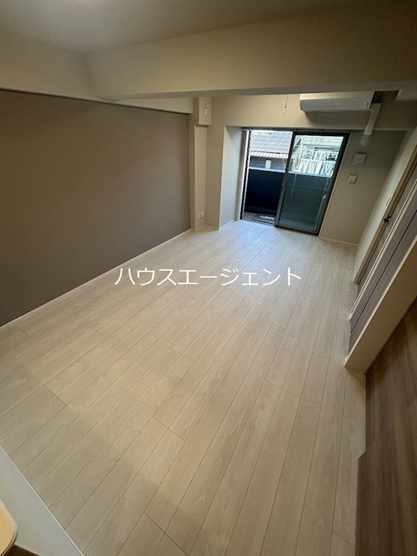居室・リビング　明るいお部屋です