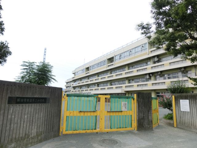 小学校　市立第二小学校（小学校）まで710m