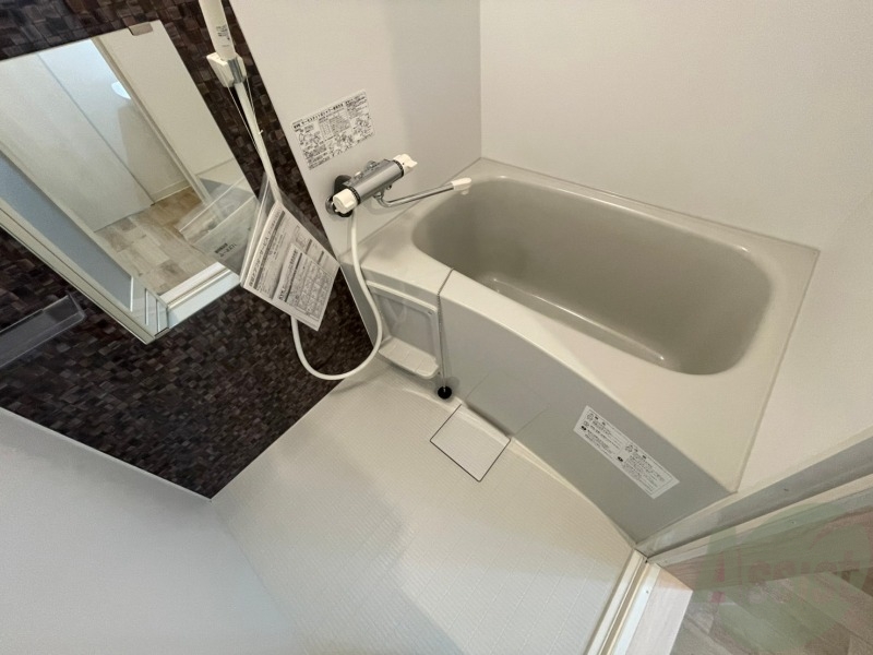 バス・シャワールーム　疲れを癒すには湯船でゆっくりするのが良いですよ。