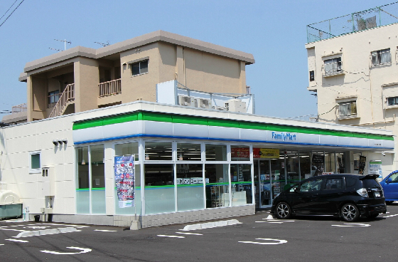 コンビニ　【ファミリーマート小倉井堀三丁目店】（コンビニ）まで499m