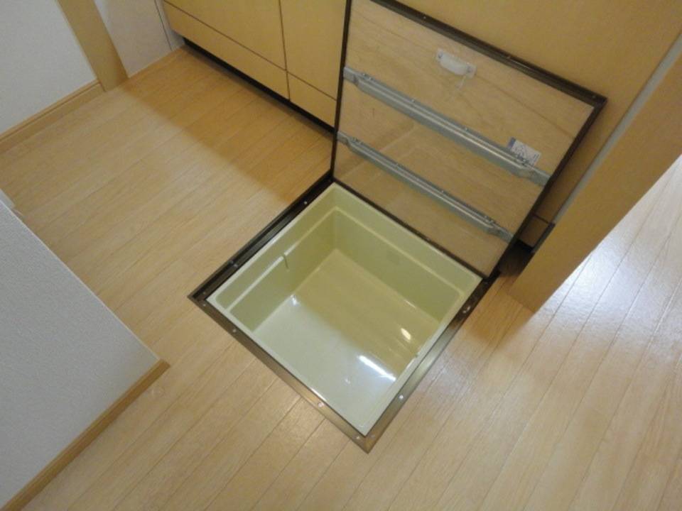 収納　床下収納