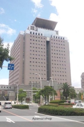 役所　鹿児島県庁（役所）まで957m