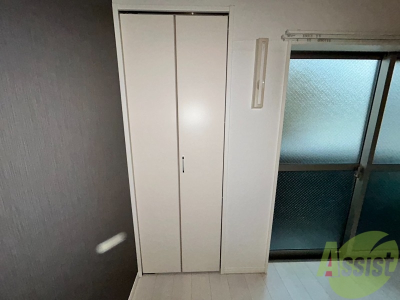 収納　収納はこちらのクローゼットをお使いください。