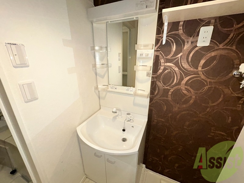 洗面設備　洗面台はシャンプードレッサーなので朝の身支度も楽々ですね～