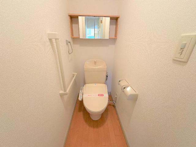 トイレ　トイレ