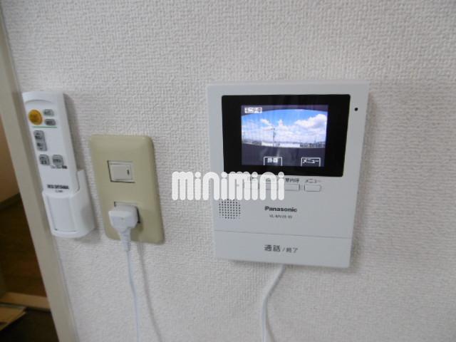 セキュリティ　モニターホンで来客確認